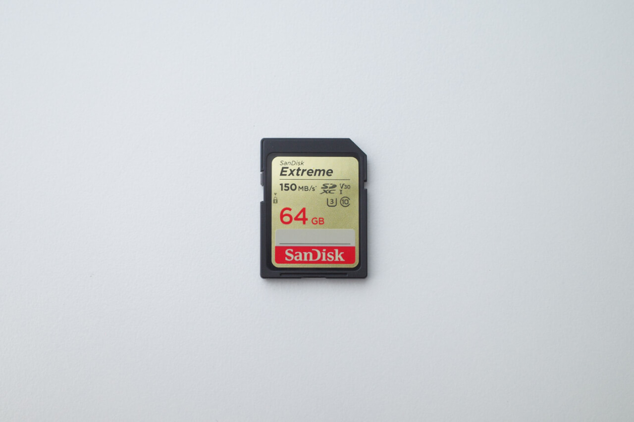 SANDISK 64GBのSDカード