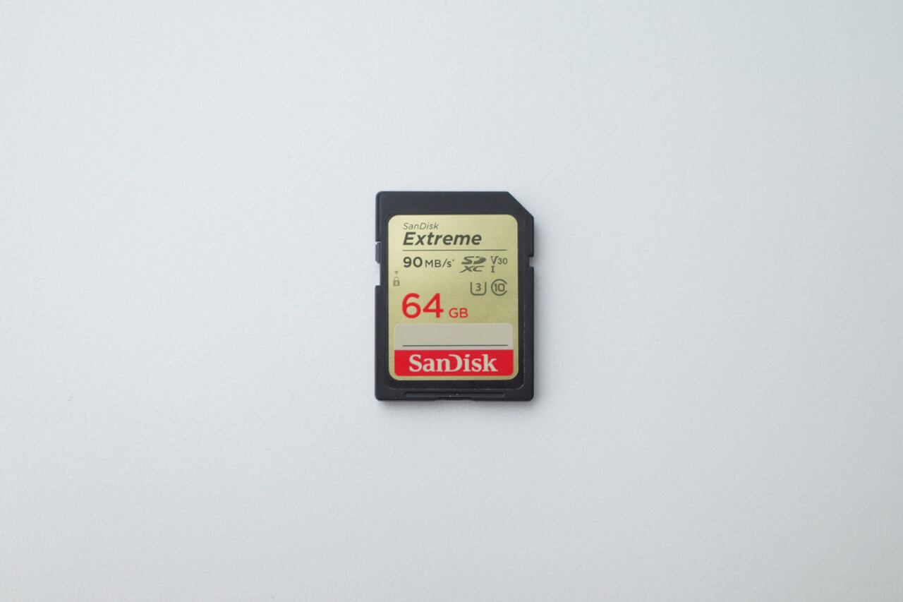 SANDISK 64GBのSDカード